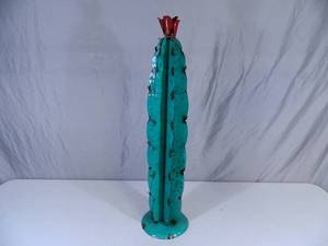 lot 56 image: New Large Recycled Metal Garden Art Flowering Cactus