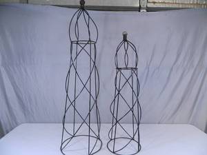 lot 60 image: 2 New Recycled Metal Statue  Vine Trellis