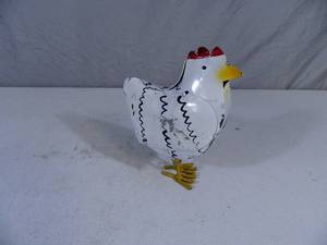 lot 73 image: New Recycled Metal Garden Art Chicken