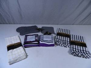 lot 129 image: 21 New Kitchen Towels and More