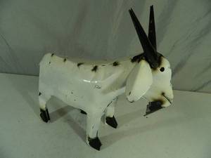 lot 7 image: Recycled Metal Goat MediumSmall