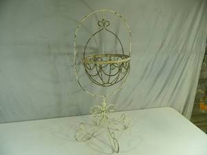 lot 30A image: Rustic Look Hanging Garden Basket