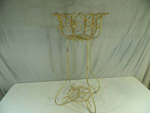 lot 35A image: Rustic Look Garden Planter  Stand