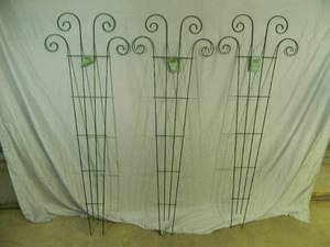 lot 40A image: 3 New Metal Garden  Flower Trellis