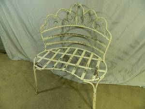 lot 16 image: Rustic Look Garden  Outdoor Bench
