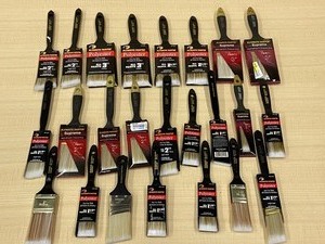 lot 54 image: Box Of Assorted New Painters Brushes