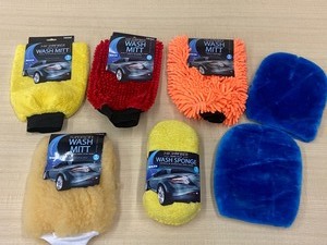 lot 68 image: Box Of New Car-Wash Mitts & Etc