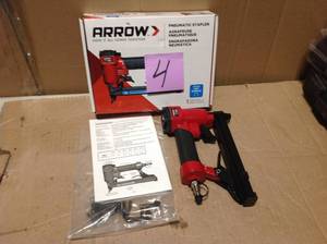 lot 4 image: Arrow PT50 Pneumatic Staple Gun &nbspin good condition