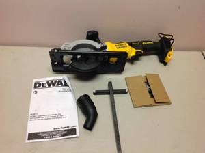 lot 115 image: DEWALT ATOMIC 20-Volt MAX Cordless 4-12 in. Circular Saw (Tool-Only) not used