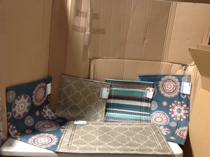 lot 60 image: MIX LOT OF Quatrefoil Midnight 18 in x 30 in Door Mat by TrafficMASTER &nbspin good condition