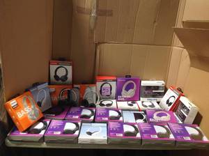 lot 57 image: Assorted Philips and Magnabox Foldable Headphones new and like New conditions