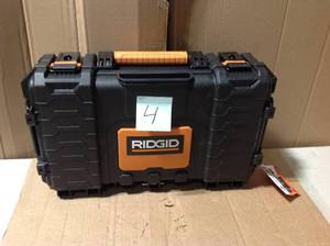 lot 4 image: RIDGID 22 in. Pro Gear Cart Tool Box in Black &nbspin good condition
