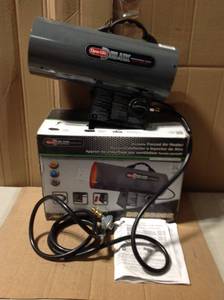 lot 12 image: Dyna-Glo Delux 30K-60K BTU LP Forced Air Propane Portable Heater &nbspin good condition