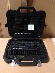 lot 28 image: Husky 14 in., 38Husky 14 in., 38 in. and 12 in. Drive 100-Position Universal SAE and Metric Mechanics Tool Set (105-Piece) &nbspin good condition