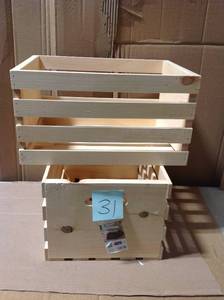 lot 31 image: Crates & Pallet 18 in. x 12.5 in. x 9.5 in. Large Crate &nbspin good condition