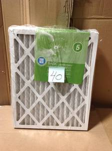 lot 40 image: True Blue 16 in. x 20 in. x 1 in. Basic FPR 5 Pleated Air Filter &nbspin good condition