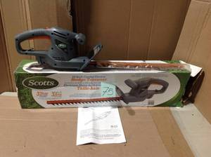 lot 75 image: Scotts 20 in. 3.2 Amp Electric  Hedge Trimmer &nbspin good condition