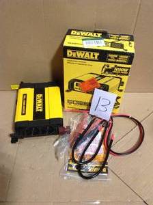 DEWALT 1000-Watt Power Inverter&nbsp&nbspin good condition