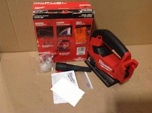 Milwaukee M18 FUEL 18-Volt Lithium-Ion Brushless Cordless Jig Saw (Tool-Only)&nbsp&nbspin good condition
