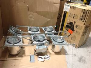 Halo E26 Series 5 in. Aluminum New Construction IC Air-Tite Recessed Housing (6-Pack)&nbsp&nbspin good condition