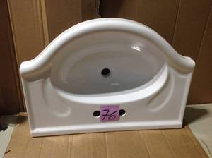 White Euro Vanity Top  25x 19&nbsp&nbspin good condition