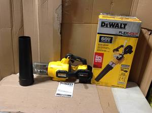 lot 16 image: DEWALT 125 MPH 600 CFM FLEXVOLT 60V MAX Lithium-Ion Cordless Axial Blower tool Only  Battery and Charger are not Included in good condition