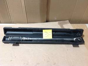 lot 38 image: Husky 12 in. Click Torque Wrench &nbspin good condition