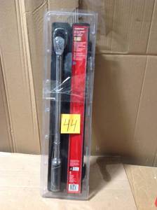 lot 44 image: Husky 50 ft.lbs. to 250 ft.lbs. 12 in. Torque Wrench &nbspin good condition