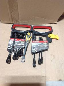 lot 53 image: 100-Position Double Ratcheting Wrench Set Sae (6-Piece) &nbspin good condition