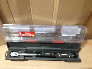 lot 58 image: Husky H3DTWDIG 5-80 lbs. 38 Drive Digital Display Click Torque Wrench, Black &nbspin good condition
