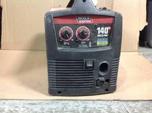 lot 113 image: Lincoln Electric 140 Amp Weld Pak 140 HD MIG Wire Feed Welder machine only no  spools no MIG Wires or accesories