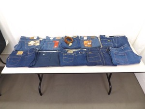 lot 16 image: Lot of 10 NEW With Tags Large Mens Levis Jeans, Lee Jeans, etc.