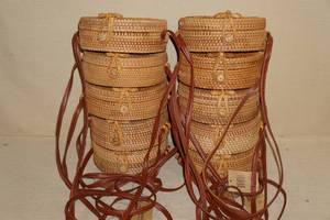 lot 109 image: 10 Savanna Wicker Purses