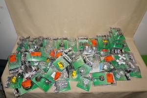 lot 94 image: Bathroom Replacement Handles