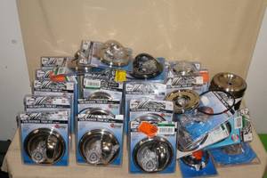 lot 88 image: Tub and Shower Trim Kits