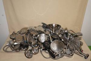 lot 61 image: Assortment of Loose Shower Heads and Wands