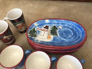 lot 21 image: 15 Piece Matching Ceramic Christmas Themed Dishware Set