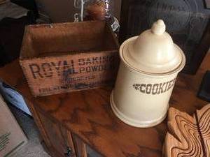 lot 24 image: Big Value 26 Piece Variety Home Decor Lot