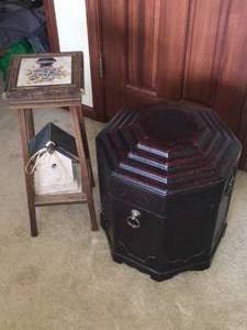 lot 40 image: 19 x 18 Decorative Stand and Laundry Hamper