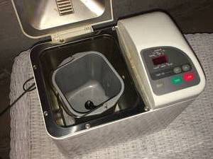 lot 48 image: Chefmate Bread Maker