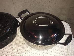 lot 52 image: Cuisinart Stainless Steel Cooking Pot with Roaster Pot