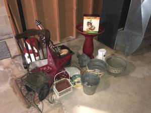lot 55 image: Over 20 Piece Value Big Yard Decor Lot