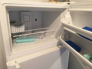 lot 74 image: Fridgidaire Refrigerator