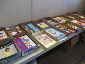 lot 17 image: Crafts