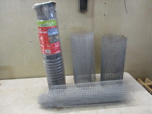 lot 41 image: Yard Pest Chicken Wire Fencing