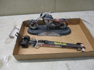lot 61 image: Snap-On Dragster and Patriots Bike