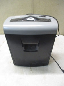 lot 90 image: Paper Shredder