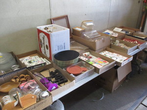 lot 110 image: Household Lot