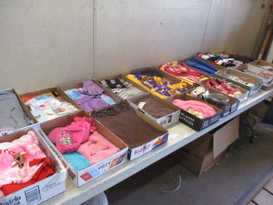 lot 114 image: Clothes