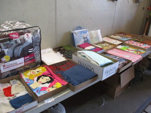 lot 116 image: Blankets and Towels